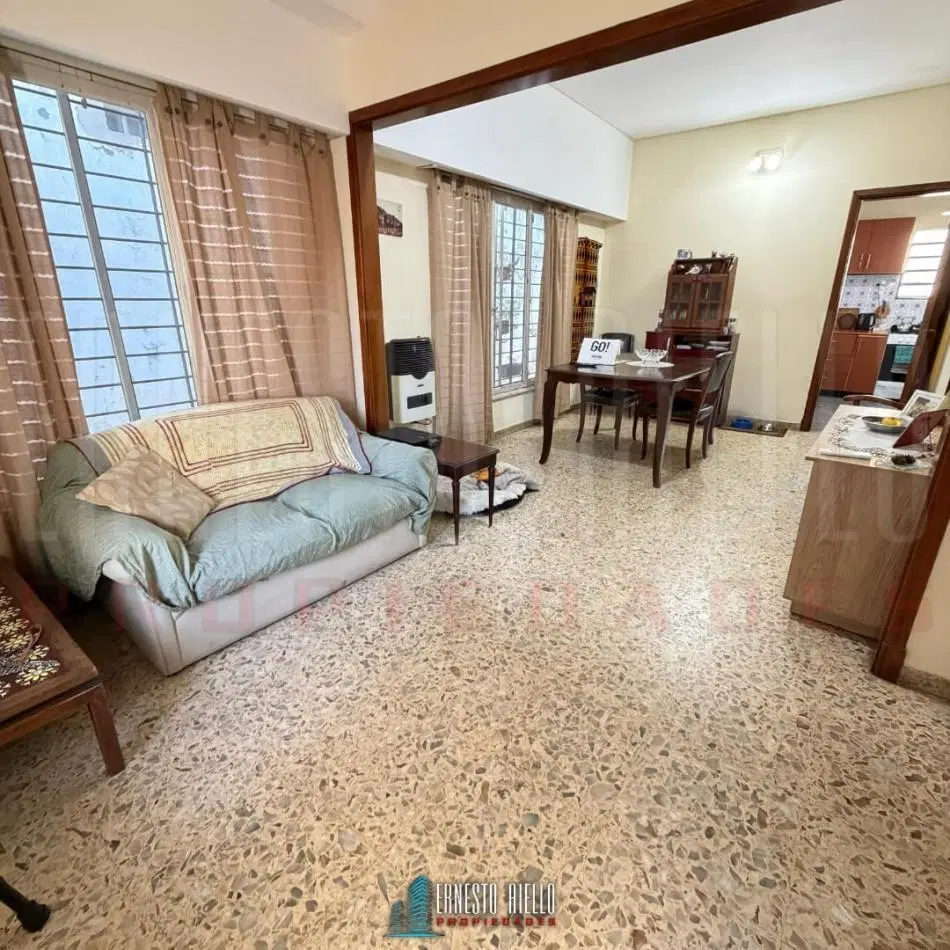 VENTA DE CASA SOBRE LOTE DE 225 M², 3 AMBIENTES. MATHEU ENTRE MORENO Y SAN MARTIN, QUILMES CENTRO. 3