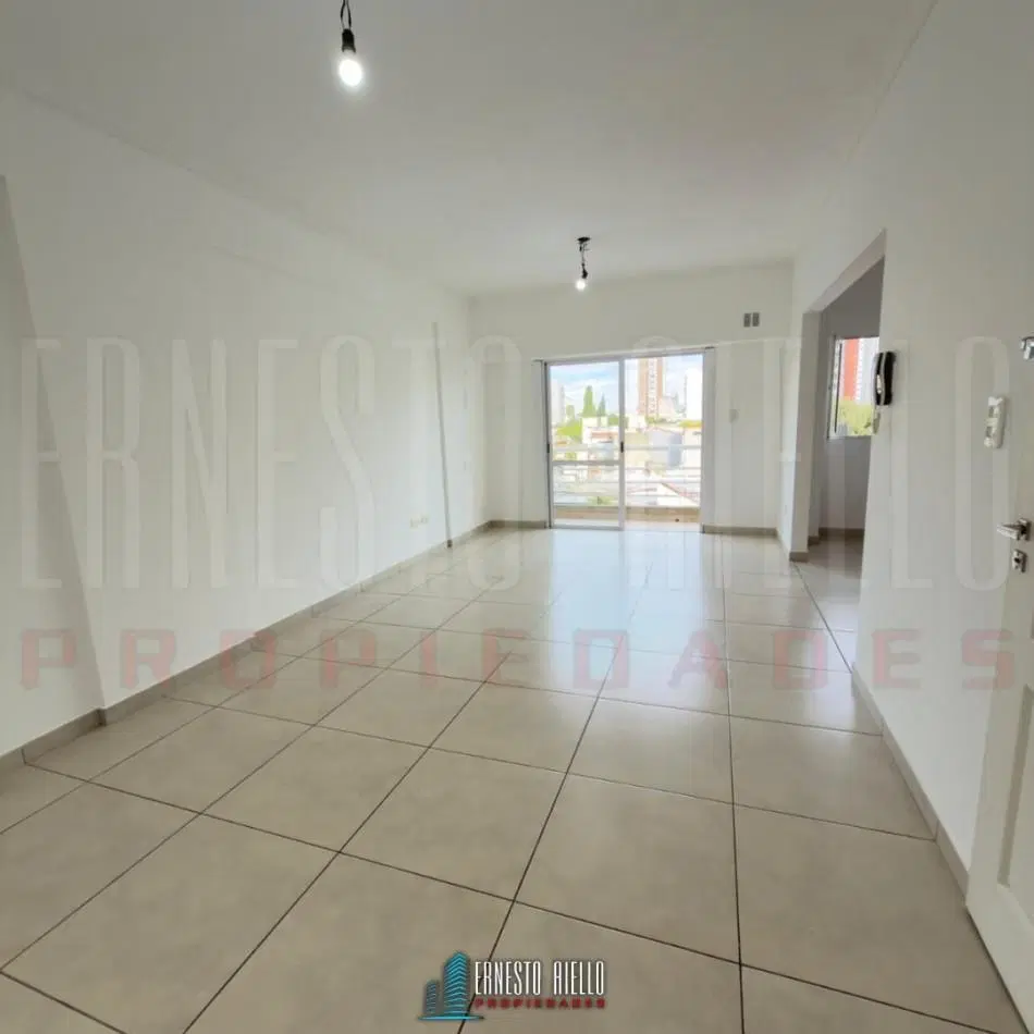 ¡VENTA DEPARTAMENTO 2 AMB. OPORTUNIDAD EN WILDE CENTRO! 4