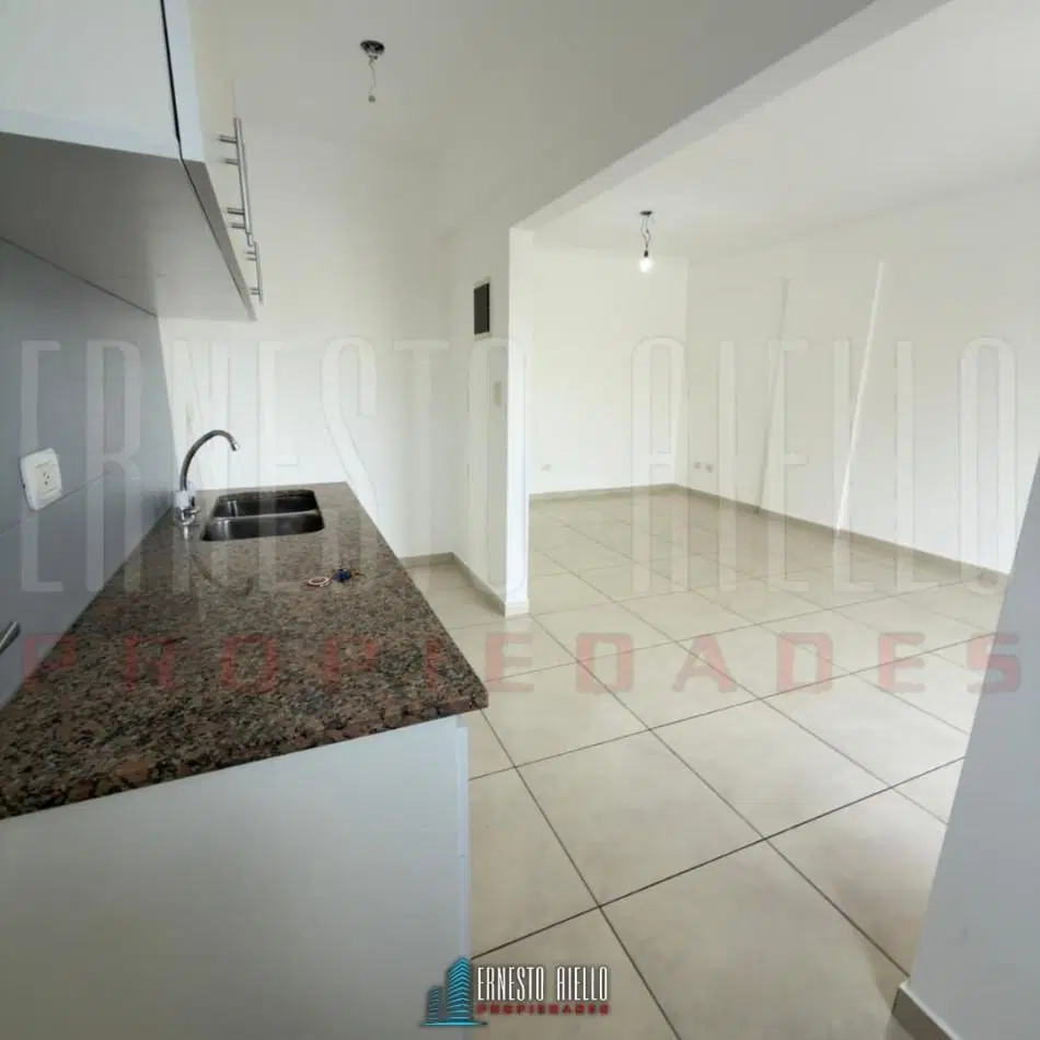 ¡VENTA DEPARTAMENTO 2 AMB. OPORTUNIDAD EN WILDE CENTRO! 3