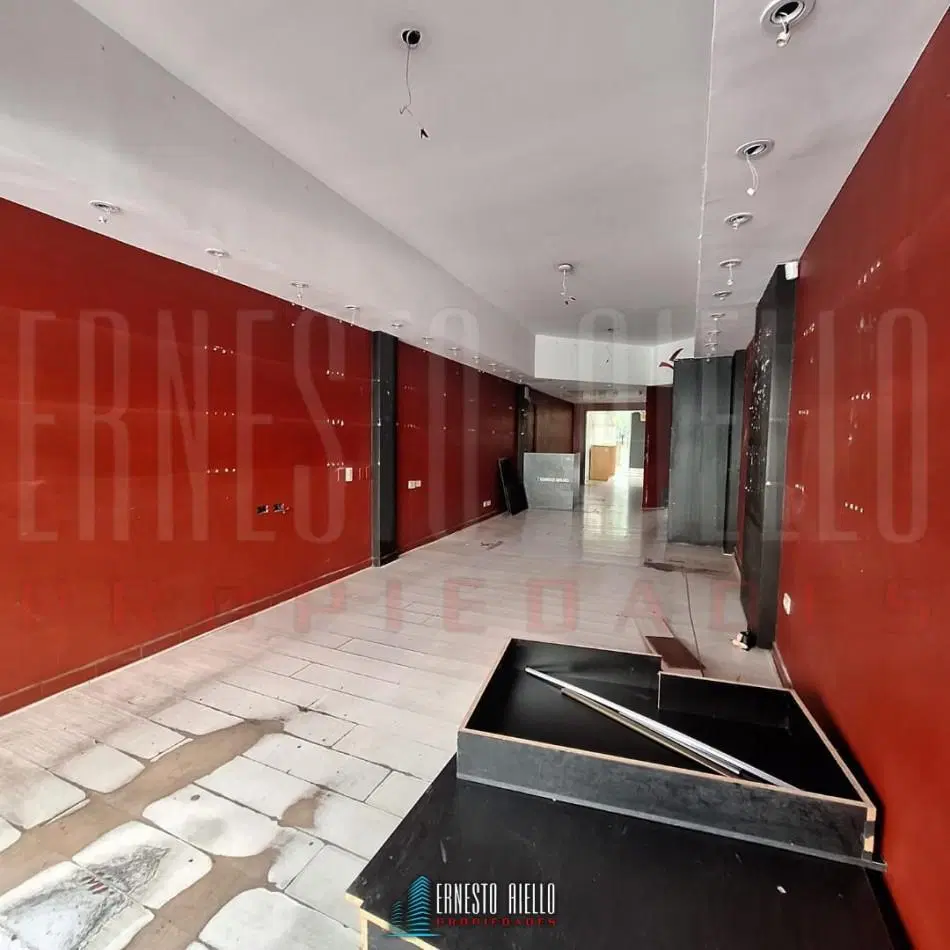 ALQUILER AMPLIO LOCAL COMERCIAL DE 100 MTS EN PLENO QUILMES CENTRO. 3