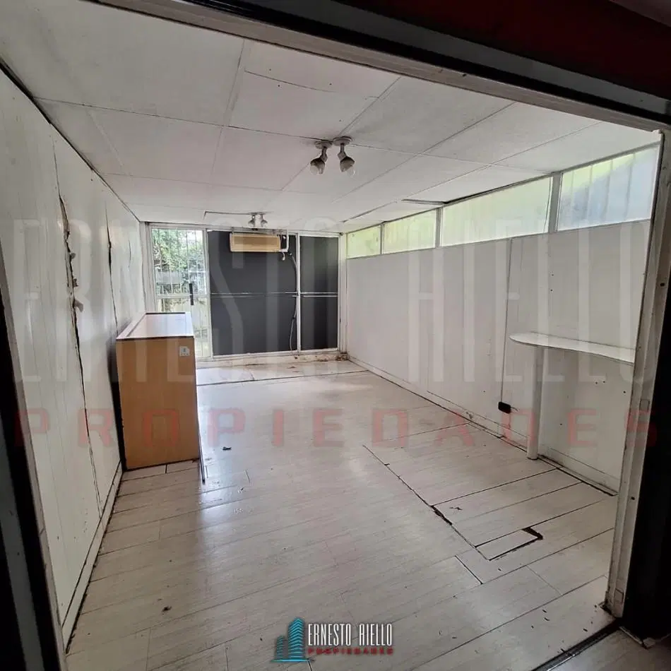 ALQUILER AMPLIO LOCAL COMERCIAL DE 100 MTS EN PLENO QUILMES CENTRO. 1