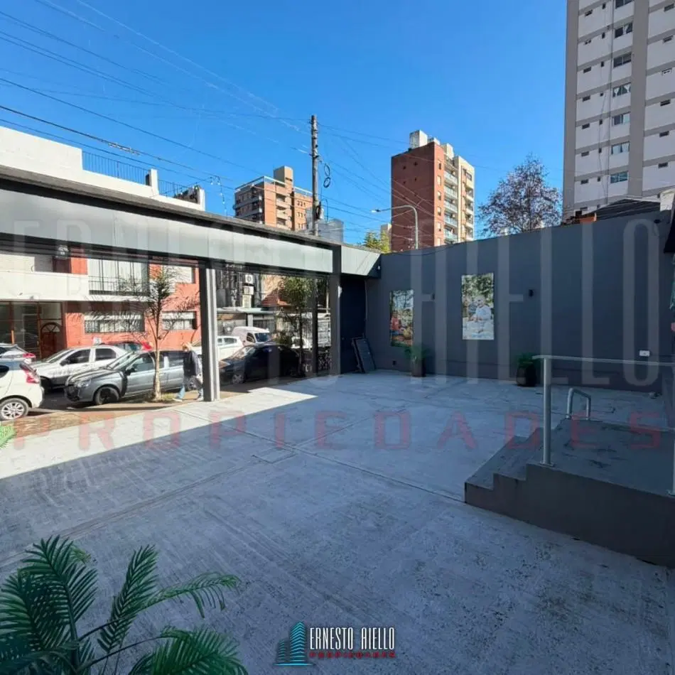 ALQUILER LOCAL DE 245M2 TOTALES UNICO EN LA ZONA, QUILMES CENTRO. 4