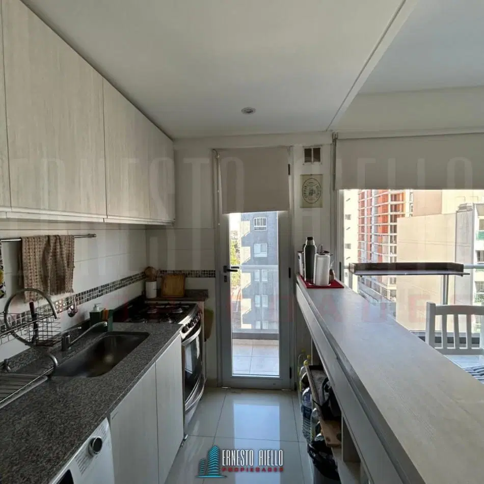 ALQUILER DEPARTAMENTO 2 AMBIENTES CON COCHERA DESCUBIERTA Y BALCON CON PARRILLA, QUILMES CENTRO. 4
