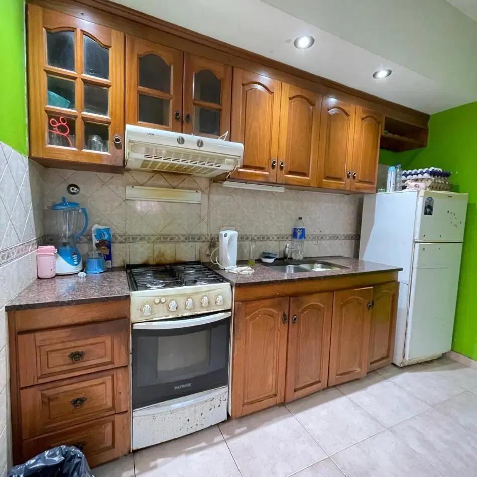 VENTA TRIPLEX 4 AMBIENTES CON COCHERA, QUILMES CENTRO. 3
