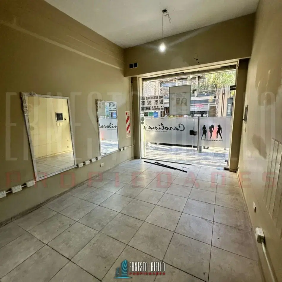 ALQUILER AMPLIO LOCAL CON TERRAZA EN QUILMES CENTRO 3