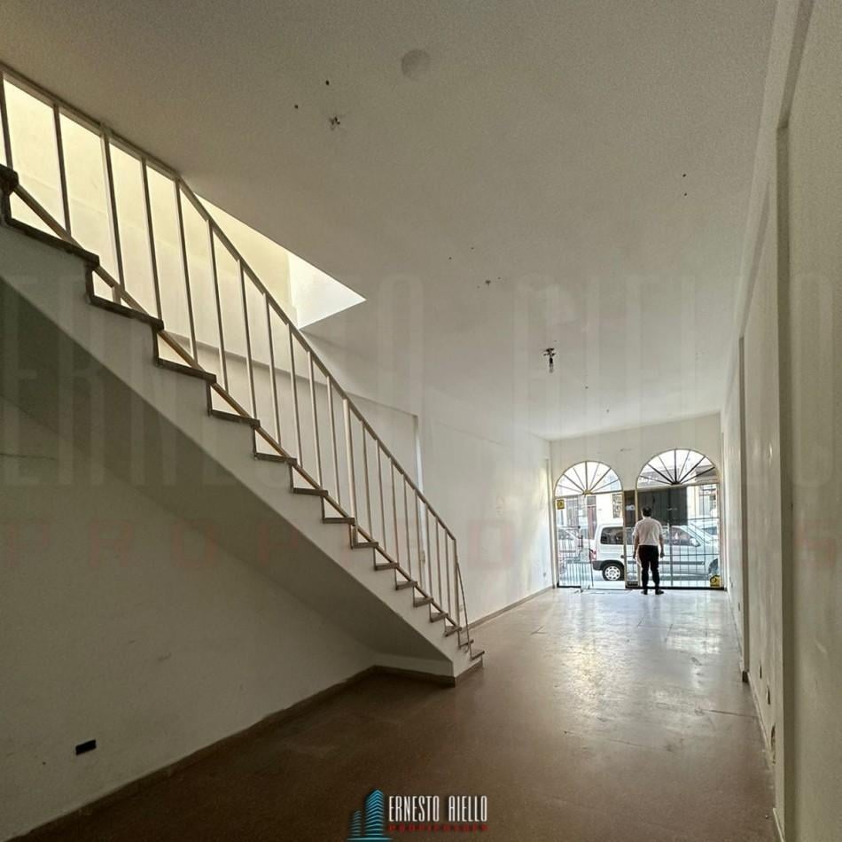 Foto de ALQUILER LOCAL COMERCIAL. BROWN N° 645. CENTRO DE QUILMES., imagen 2