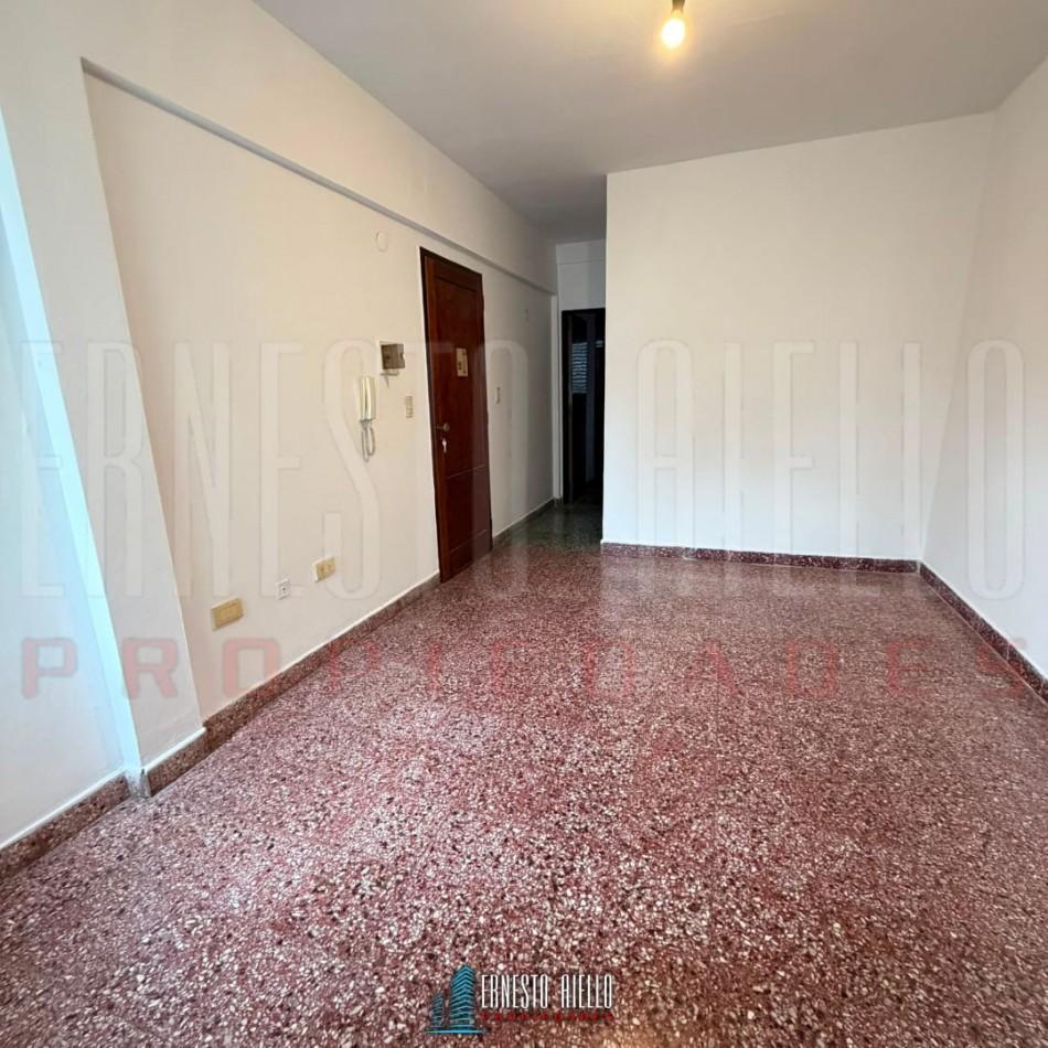 Foto de ALQUILER DEPARTAMENTO DE DOS AMBIENTES EN TERCER PISO POR ESCALERA, imagen 2