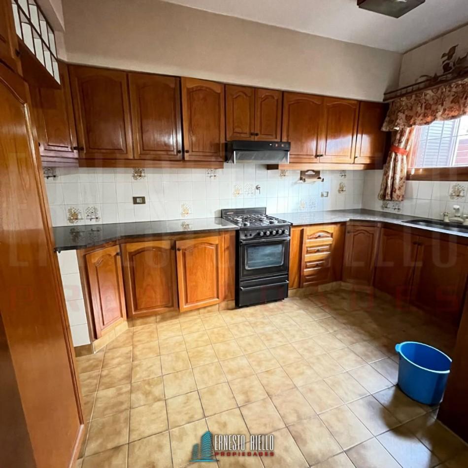 Foto de ALQUILER HERMOSA E IMPECABLE CASA 2 AMB EN QUILMES OESTE CON PATIO, imagen 2