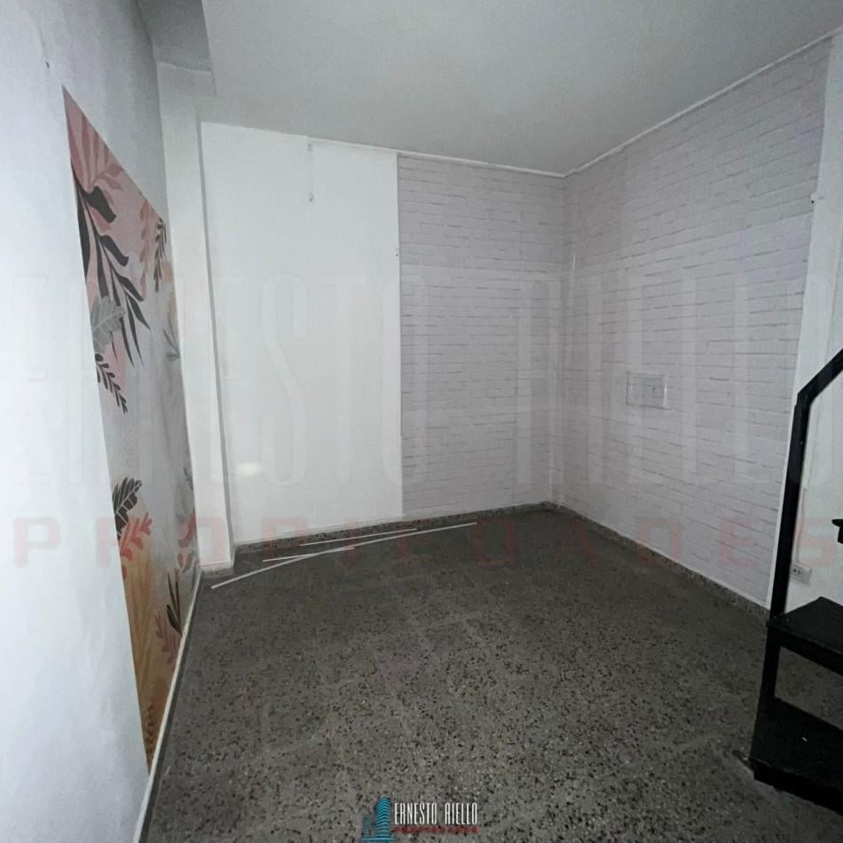 Foto de ALQUILER LOCAL EN GALERIA " LA FRANCESA". QUILMES CENTRO., imagen 3