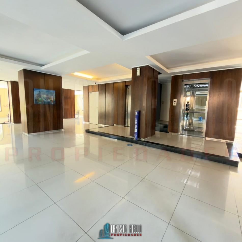 Foto de VENTA ESPECTACULAR SEMIPISO DE 4 AMBIENTES CON 2 COCHERAS, 2 BAULERAS Y, imagen 5