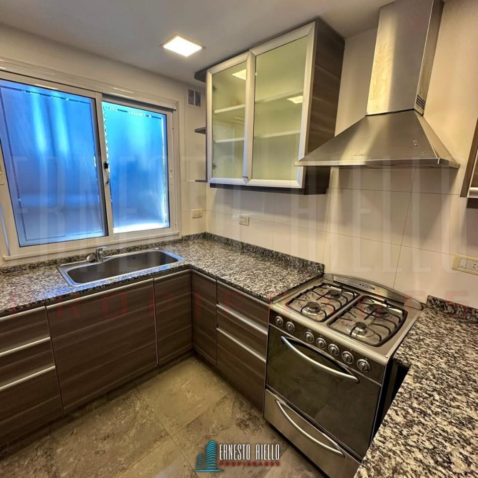Foto de ALQUILER DEPARTAMENTO TRES AMBIENTES CON BALCON Y COCHERA EN SUBSUELO., imagen 3