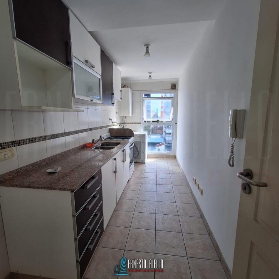 Foto de ALQUILER DEPARTAMENTO DE DOS AMBIENTES CON BALCON Y COCHERA EN QUILMES, imagen 3