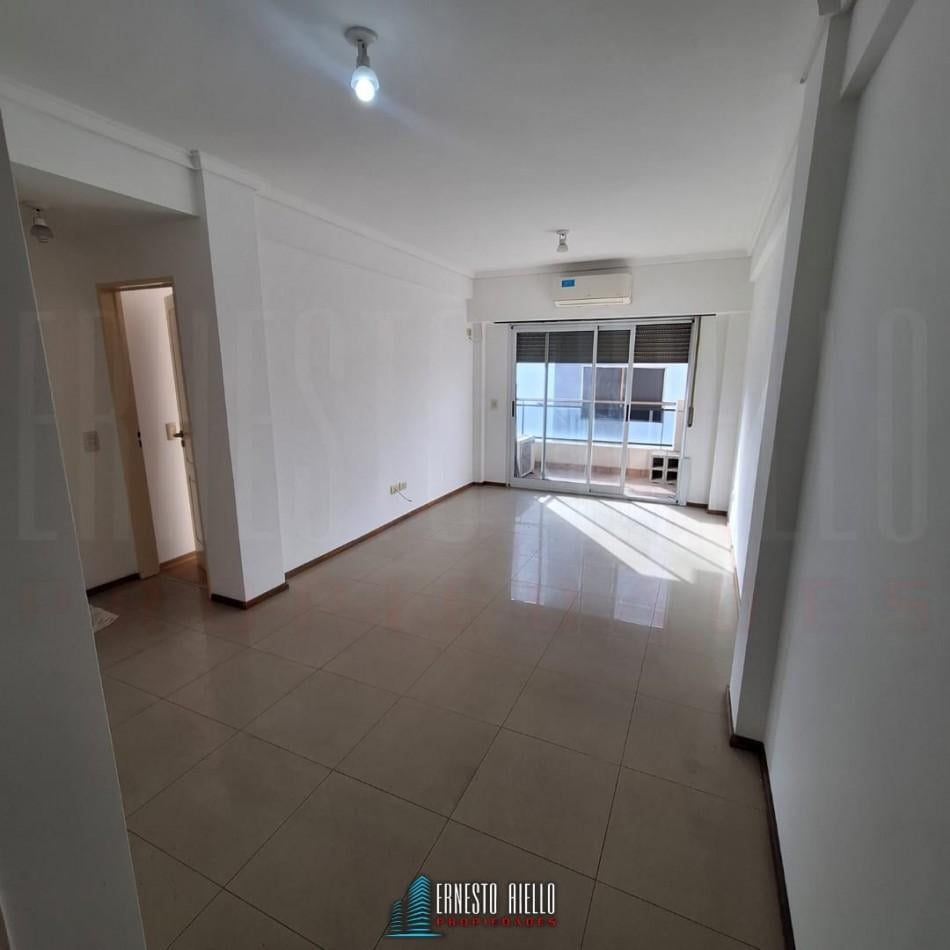 Foto de ALQUILER DEPARTAMENTO DE DOS AMBIENTES CON BALCON Y COCHERA EN QUILMES, imagen 4