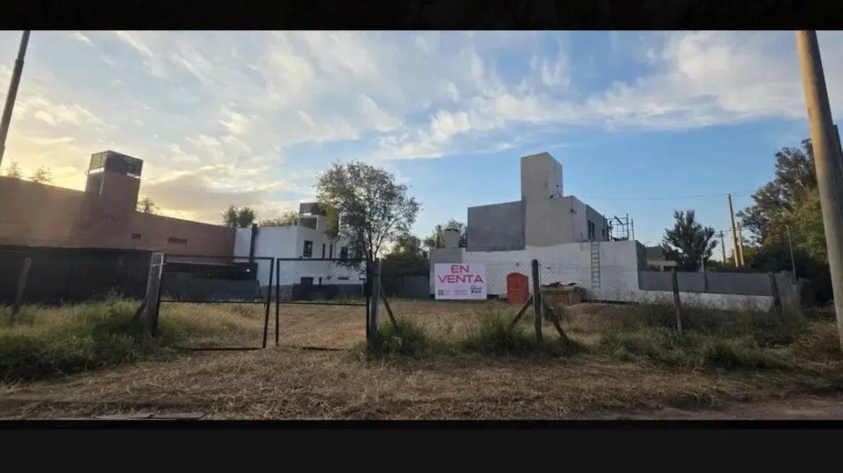 Venta Lote 420m2 en La Carolina 5
