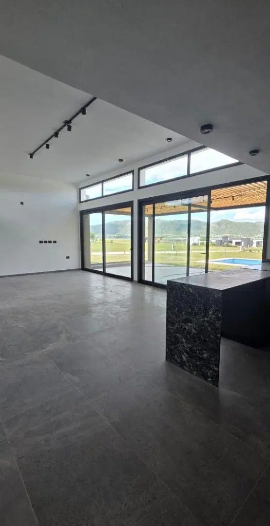 En venta, casa de categoria en Puerto del Aguila 1