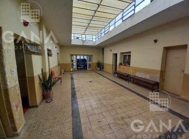 Venta casa en Barrio arroyito rosario, Oficinas, cochera, 10 consultorios. 3