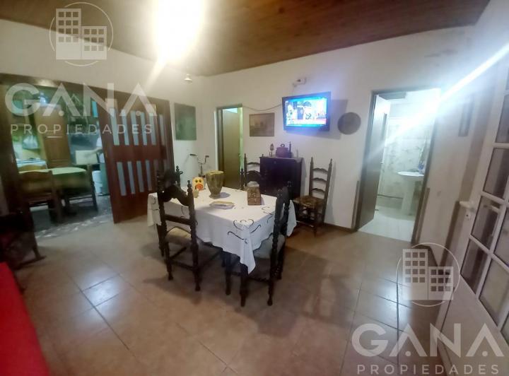 Venta Casa de pasillo de 4 dormitorios , patio y terraza 3