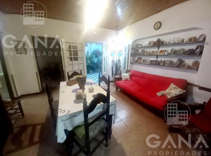 Venta Casa de pasillo de 4 dormitorios , patio y terraza 5