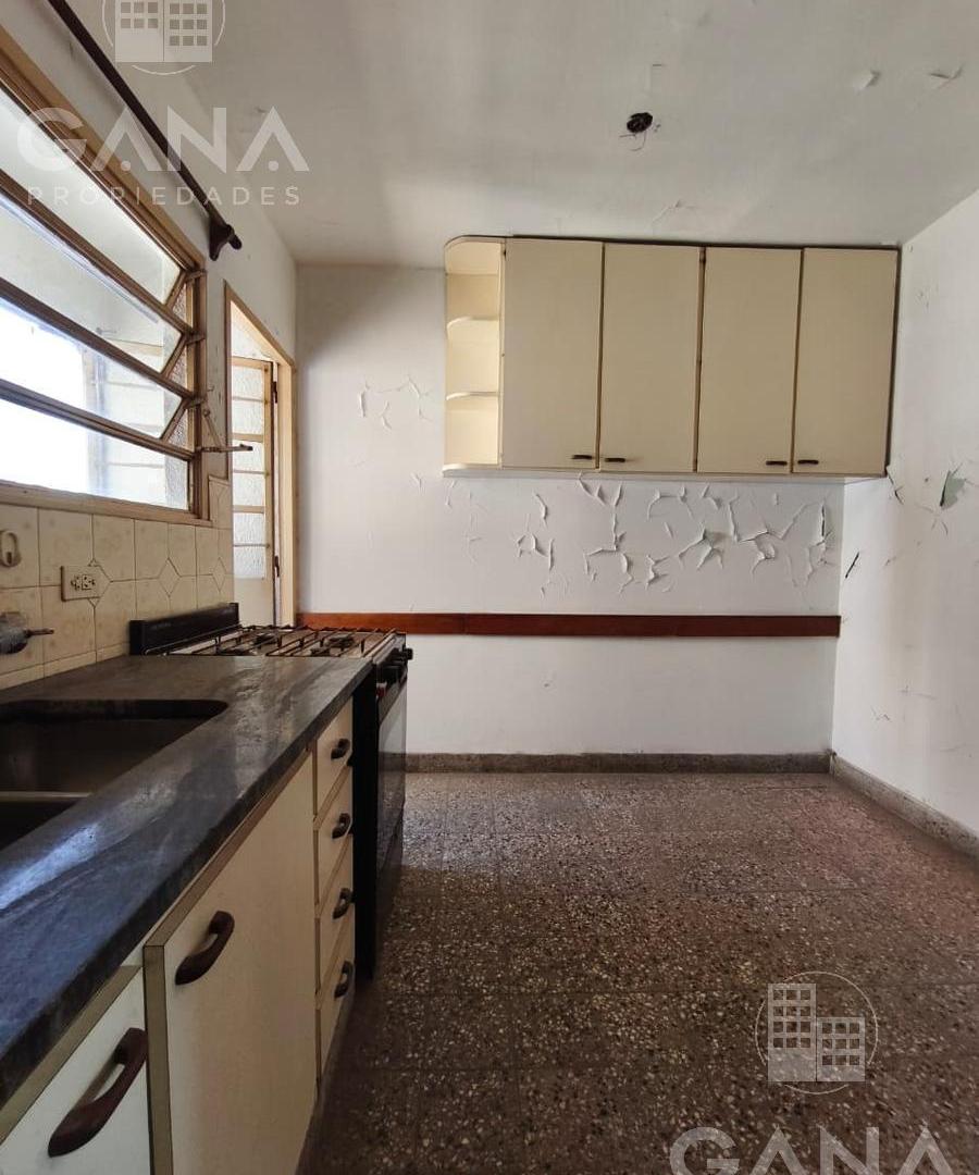 Departamento de 2 dormitorios con balcón