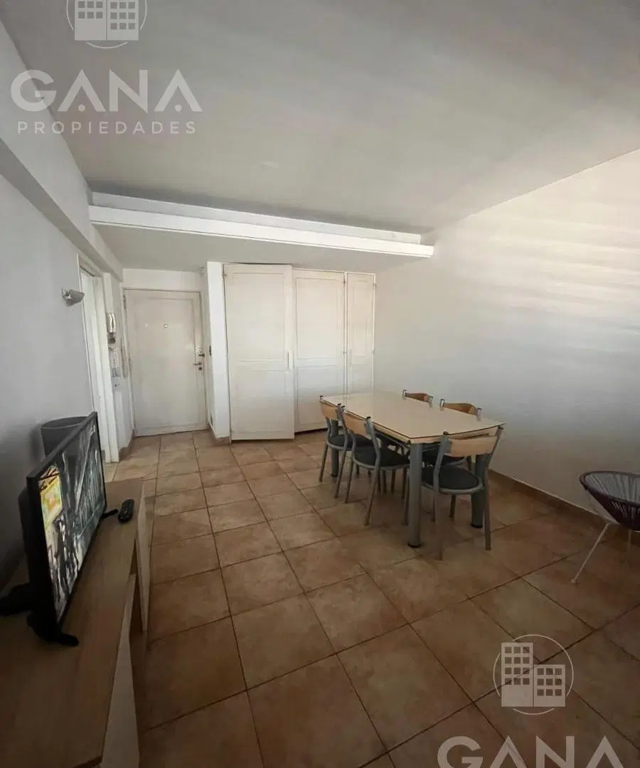 Venta Departamento excelente ubicacion 1 dormitorio balcon frente. 5