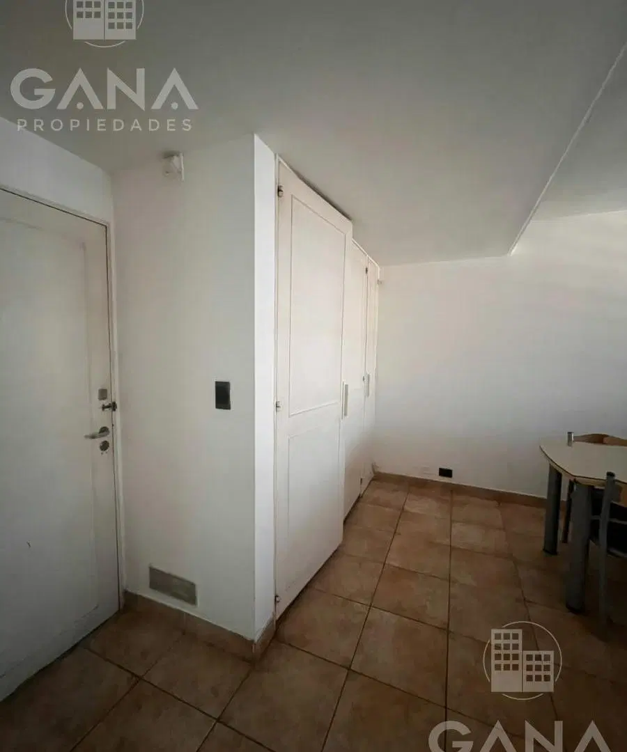 Venta Departamento excelente ubicacion 1 dormitorio balcon frente. 3