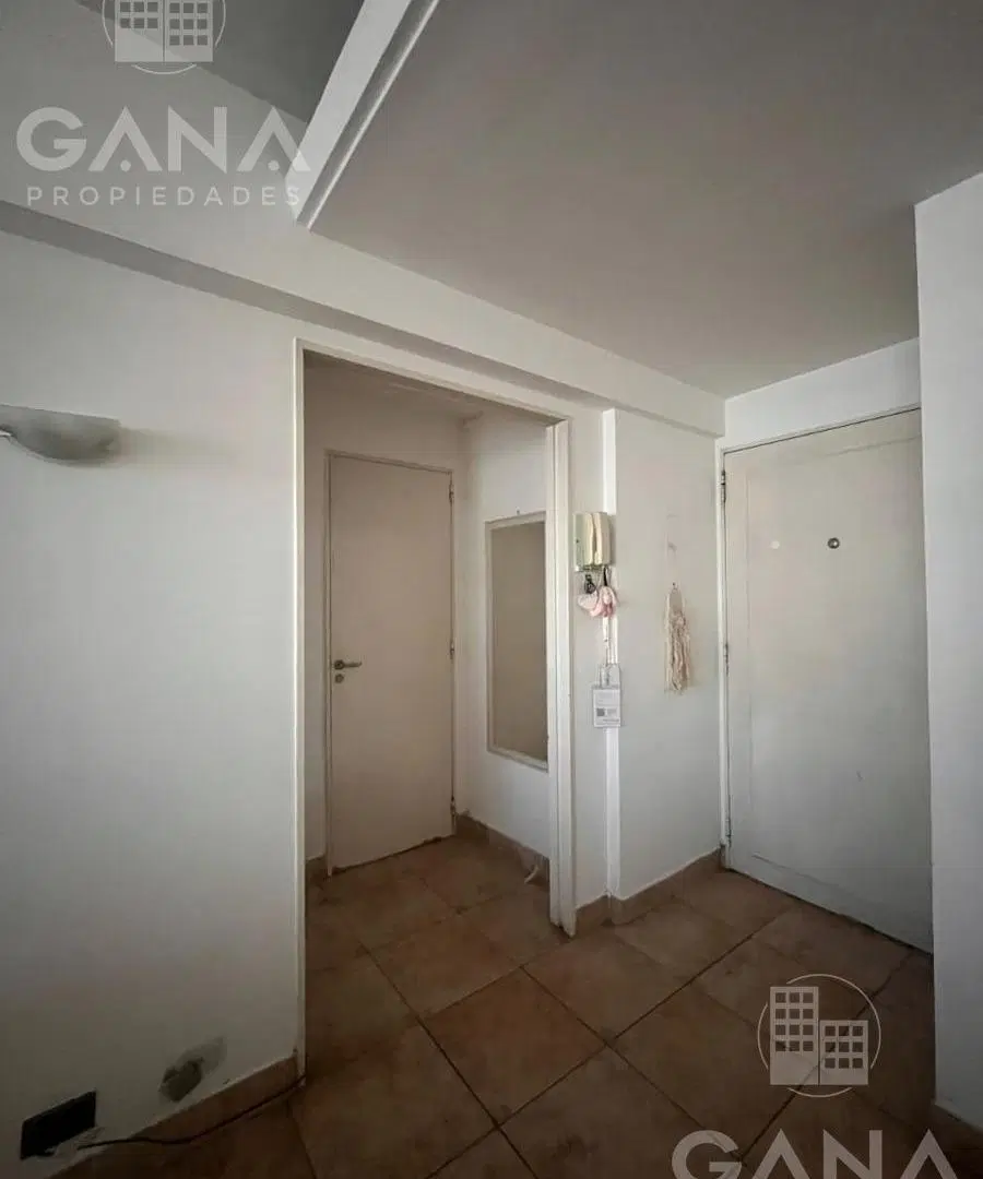 Venta Departamento excelente ubicacion 1 dormitorio balcon frente. 4