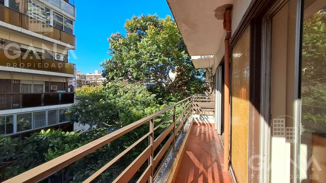 Venta Departamento 2 dormitorios balcon frente excelente ubicacion