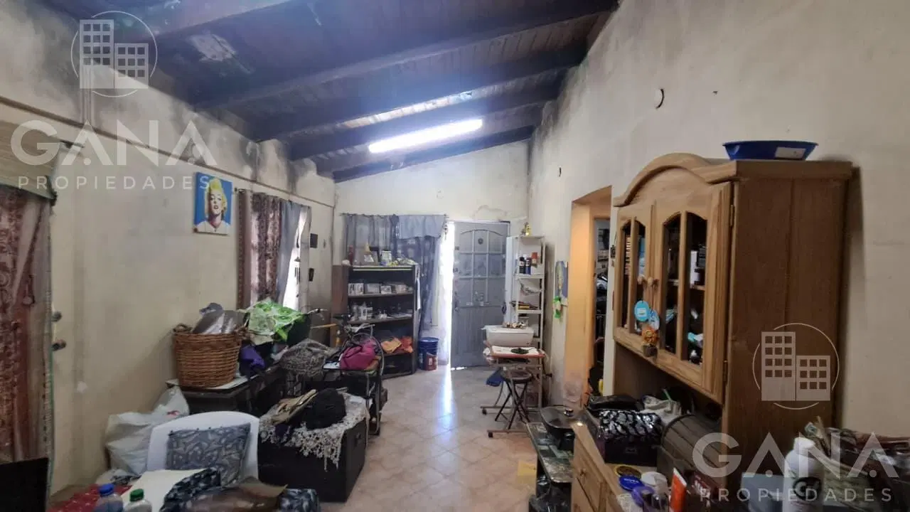 Venta casa en Granadero Baigorria de 2 dormitorios. A REFACCIONAR 1