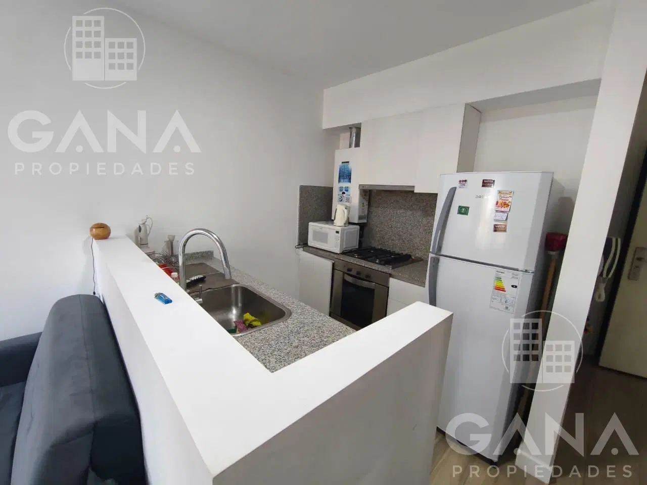 Departamento en venta de 1 dormitorio con balcón al frente 4