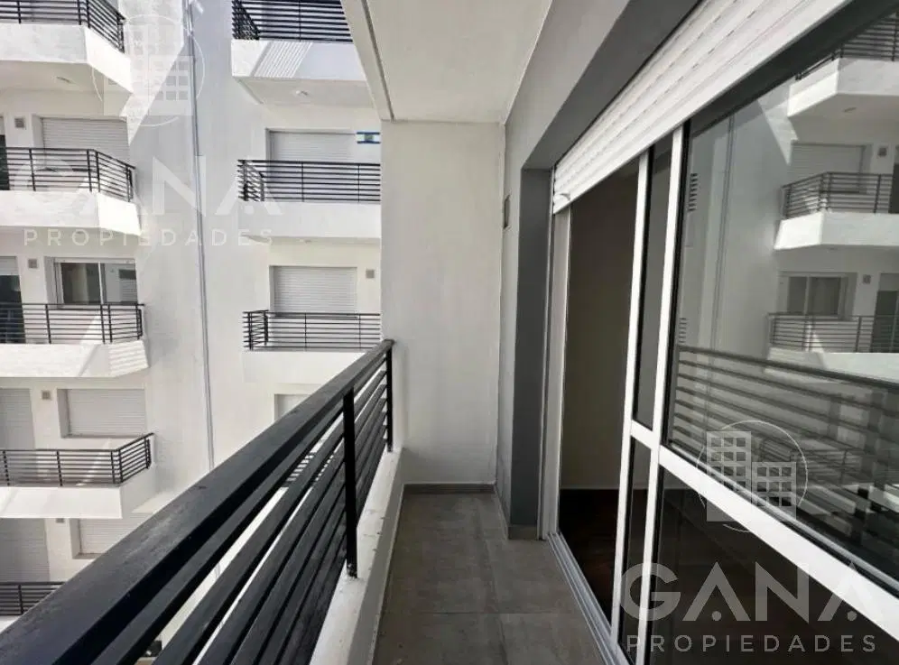 Venta Departamento de 1 Dormitorio con Balcón Mitre al 1100 8