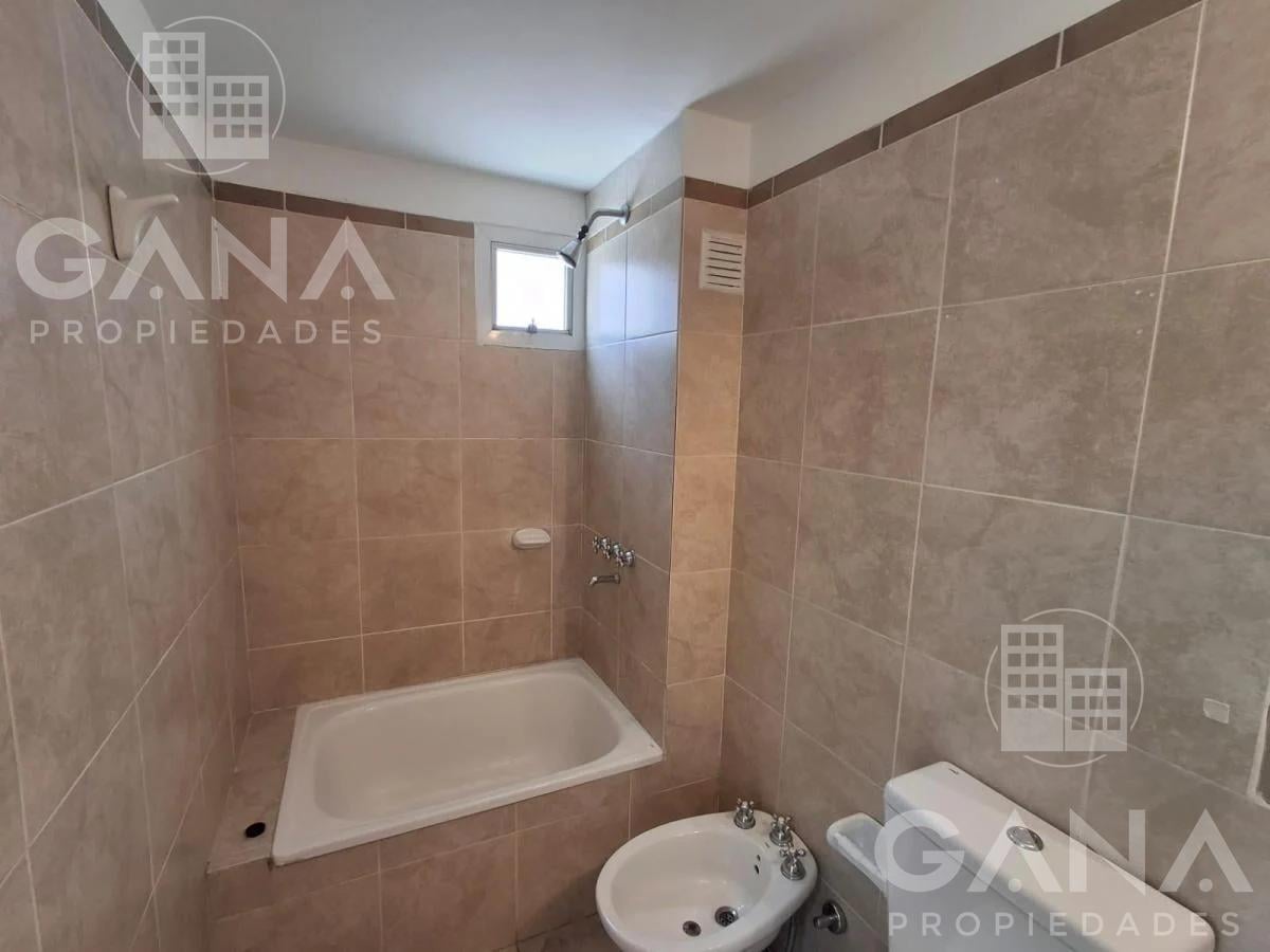 Foto de Venta Departamento con Balcon Muy Luminoso Vista Despejada, imagen 3