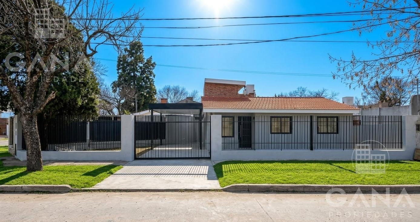 Foto de Casa frente en venta en Lomas de Alberdi a estrenar 4 dormitorios 2, imagen 1