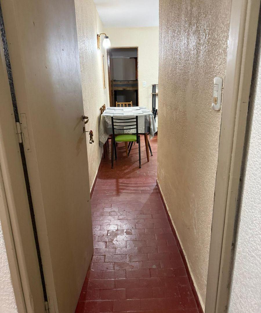 Foto de Departamento de 2 amb. en venta, en Villa Gesell zona céntrica, imagen 2