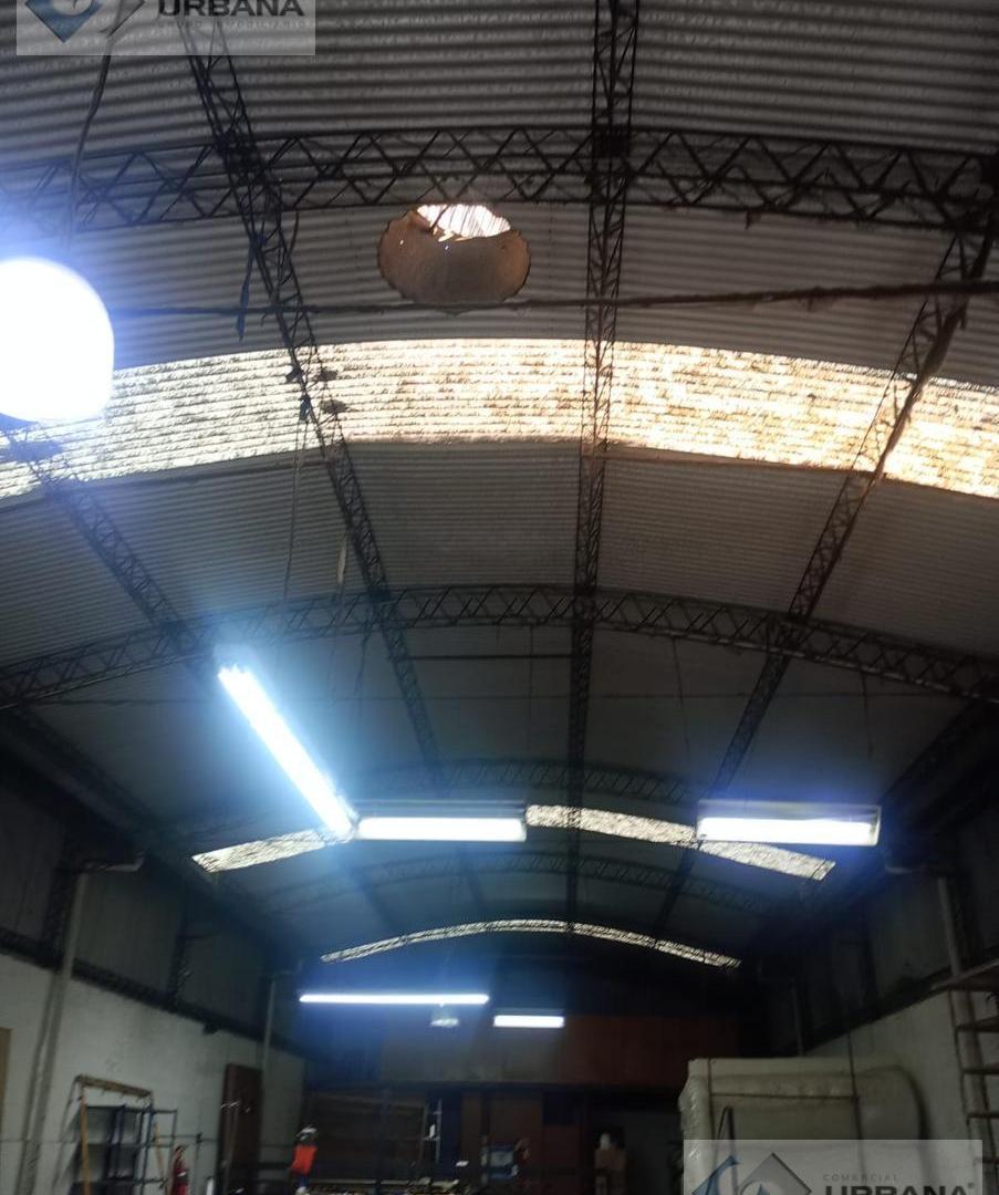 Foto de Excelente galpón 150 mts de Avda Yrigoyen, imagen 2