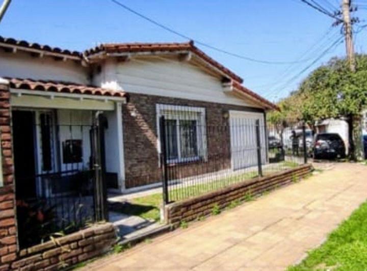 CASA EN MERLO CENTRO/ APTO CREDITO/ FINANCIA 3