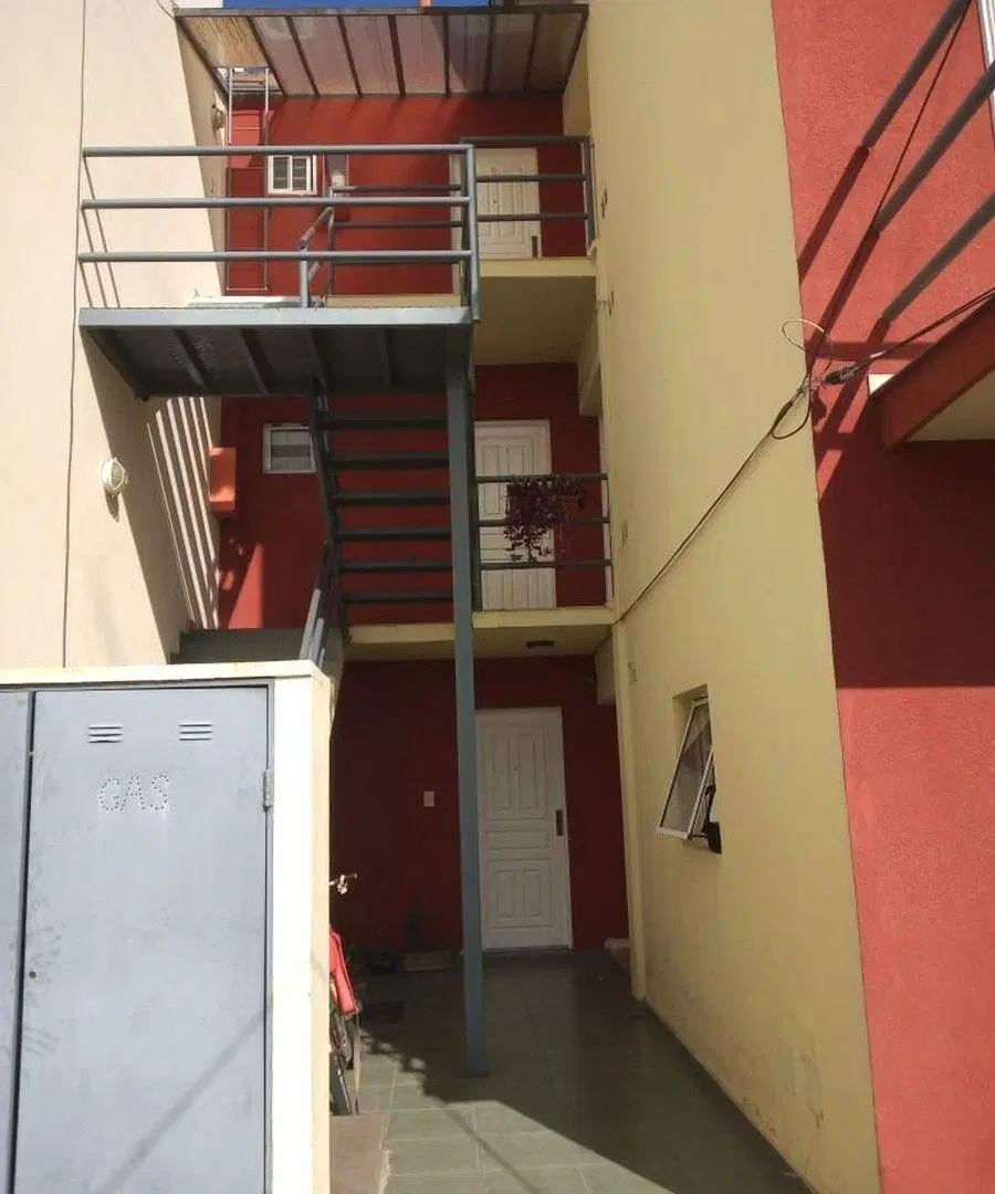 VENTA MONOAMBIENTE CON COCHERA EN MORON 2
