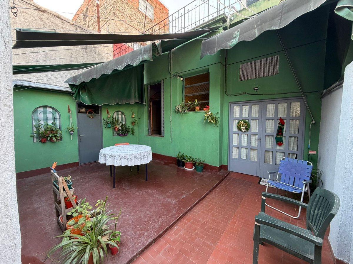 VENTA CASA PARQUE AVELLANEDA MULTIFAMILIAR
