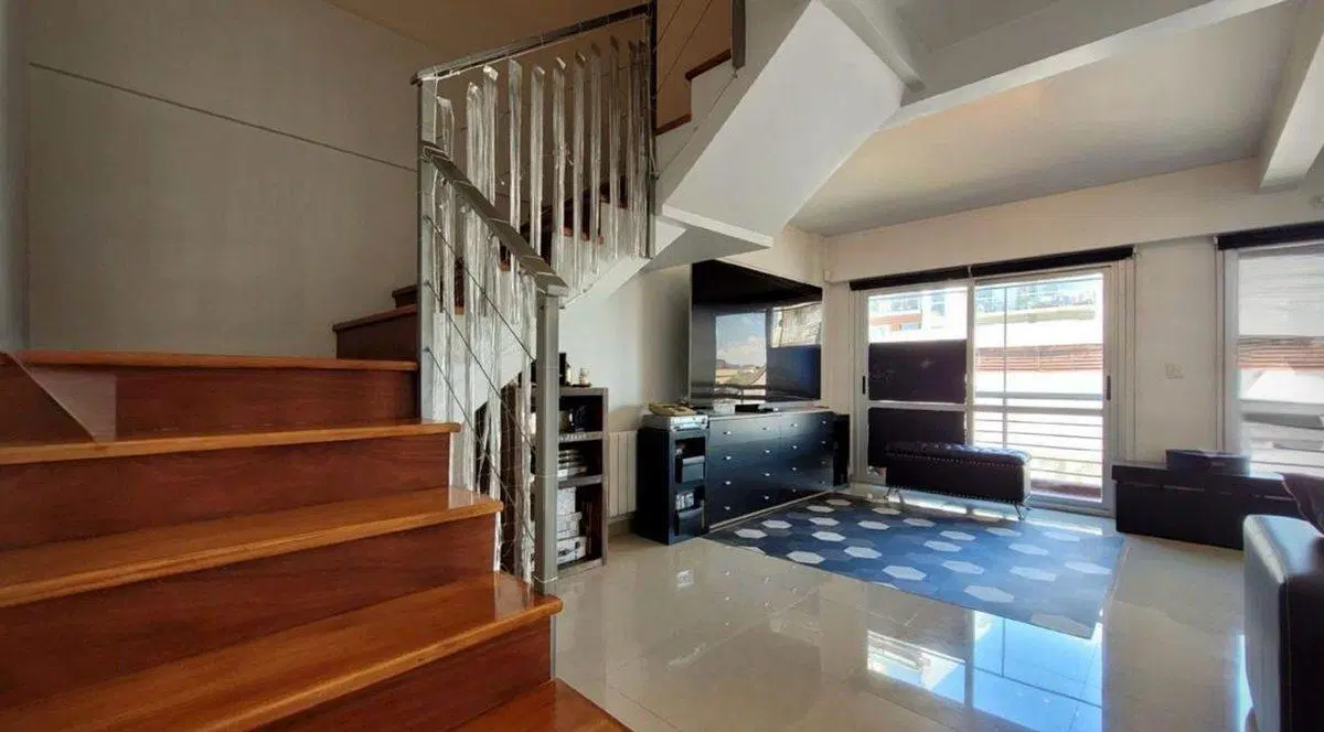 VENTA DPTO DUPLEX DE CATEGORIA 4 AMB EN FLORES 4