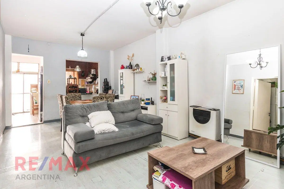 VENTA PH 3 AMBIENTES CON PATIO CASEROS 2