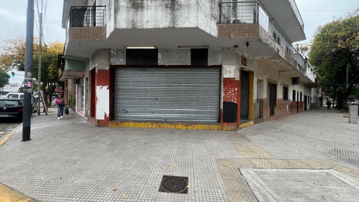 VENTA LOCAL EN ESQUINA ZONA COMERCIAL