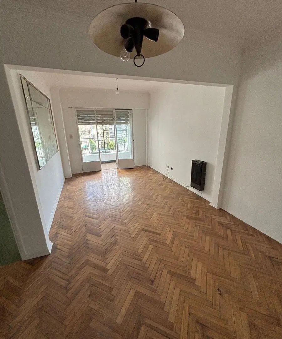 VENTA DEPTO 4AMB C/BALCON + PARILLA ZONA FLORES 4