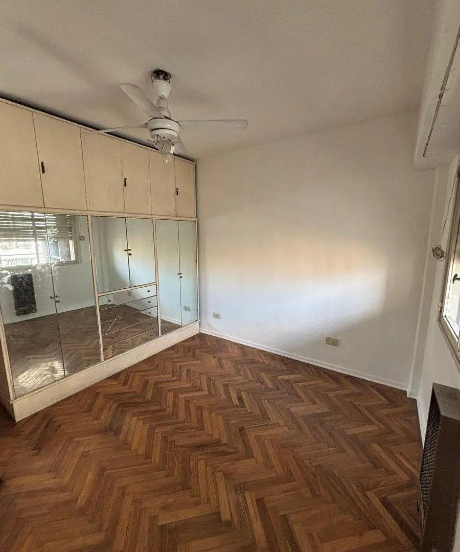 VENTA DEPTO 4AMB C/BALCON + PARILLA ZONA FLORES 3