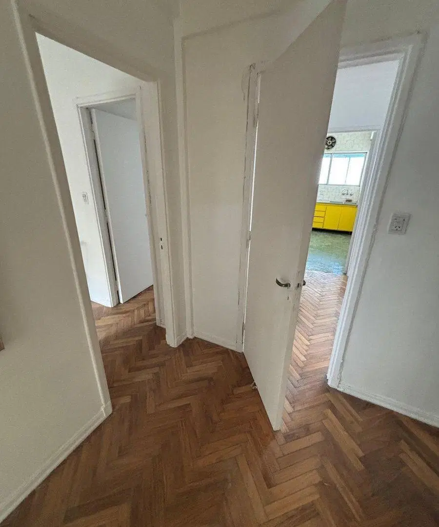 VENTA DEPTO 4AMB C/BALCON + PARILLA ZONA FLORES 5