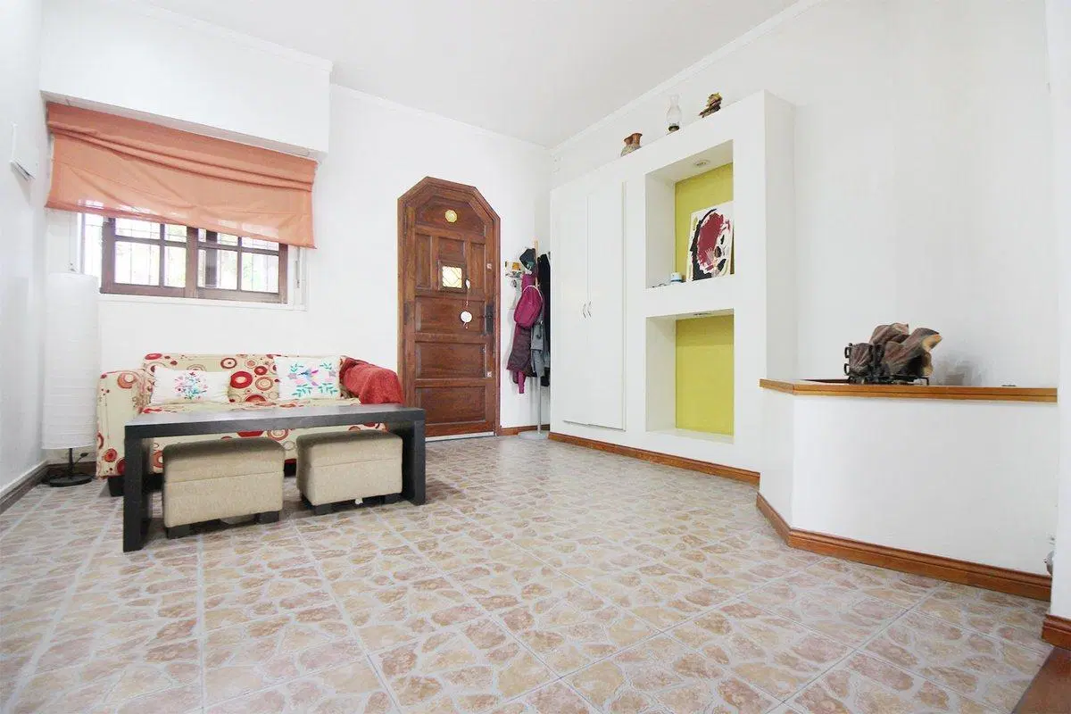 OPORTUNIDAD!!! VENTA CASA 4 AMBIENTES- S. LUGARES 4