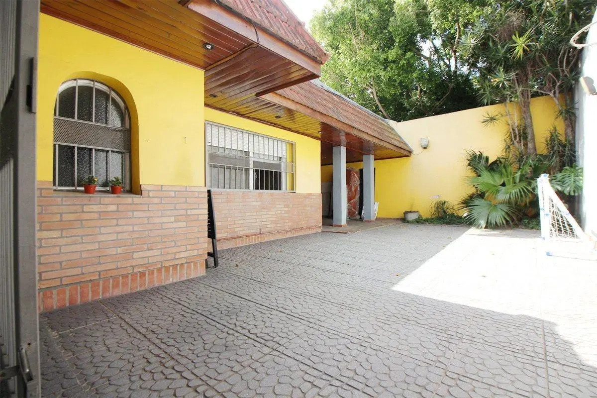 OPORTUNIDAD!!! VENTA CASA 4 AMBIENTES- S. LUGARES 2