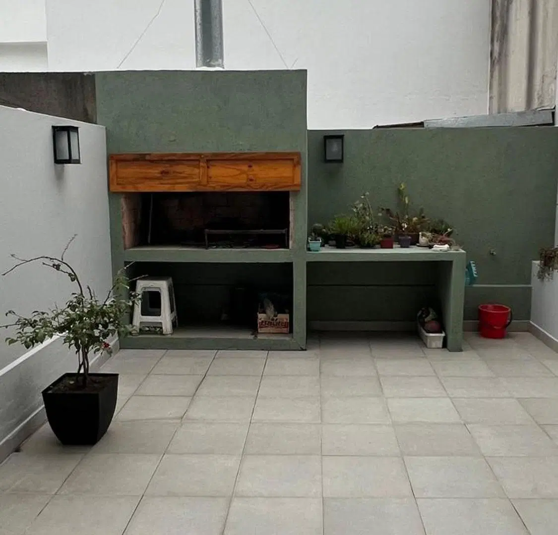 VENTA MONOAMBIENTE CON GRAN PATIO Y PARRILLA 4