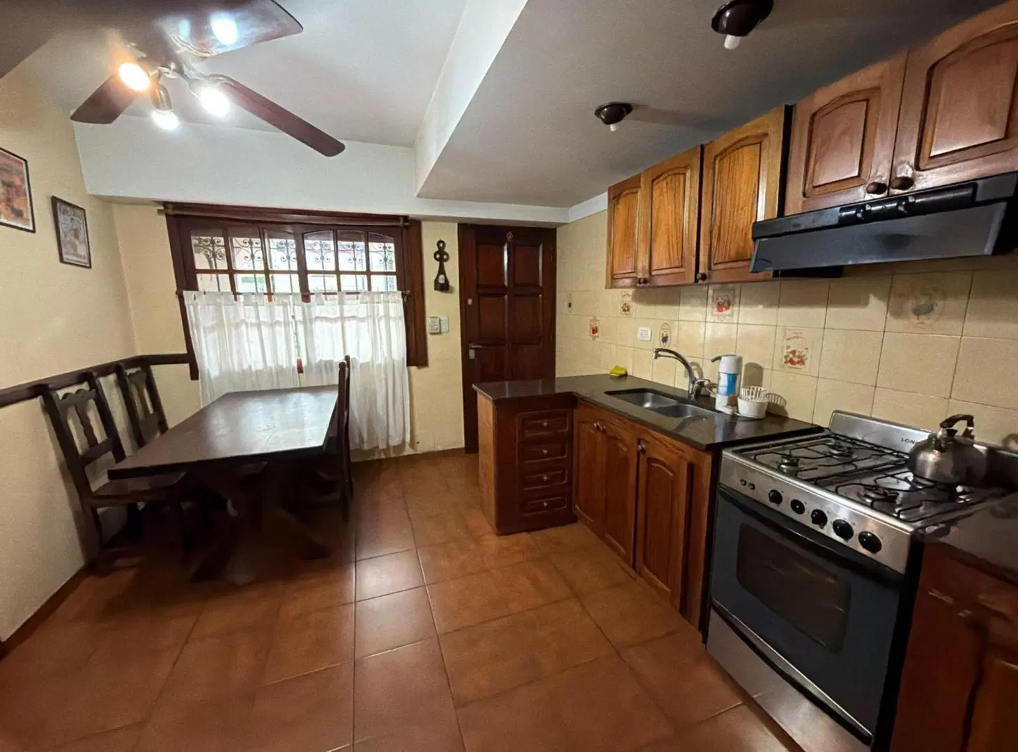 Venta hermosa casa en el Flores 8