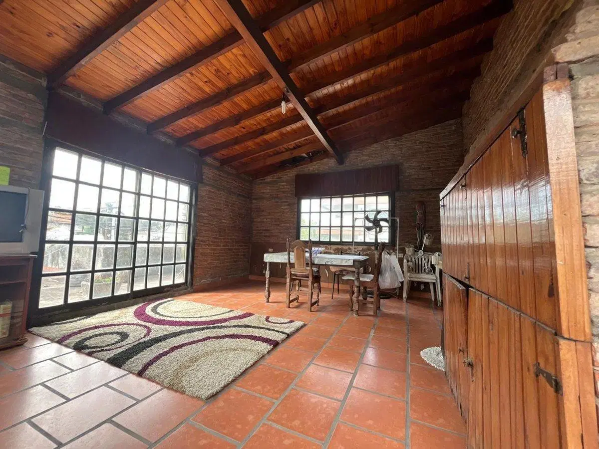VENTA CASA 3 AMBIENTES RAMO MEJIA CON GARAJE 2