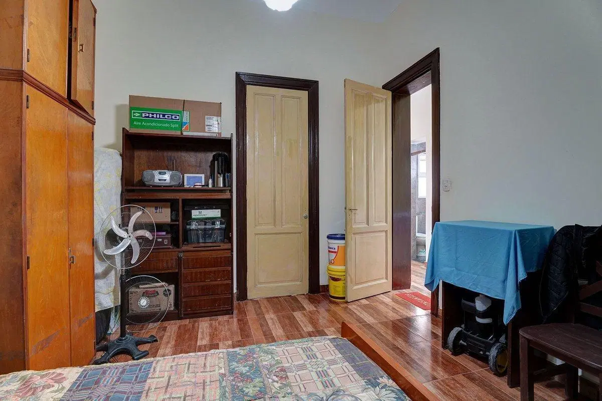 VENTA 2 CASAS EN LOTE UNICO REFACCIONADA – FLORES 5