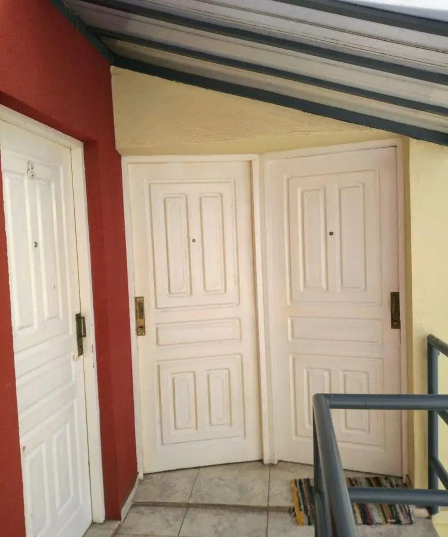 VENTA MONOAMBIENTE CON COCHERA EN MORON 3